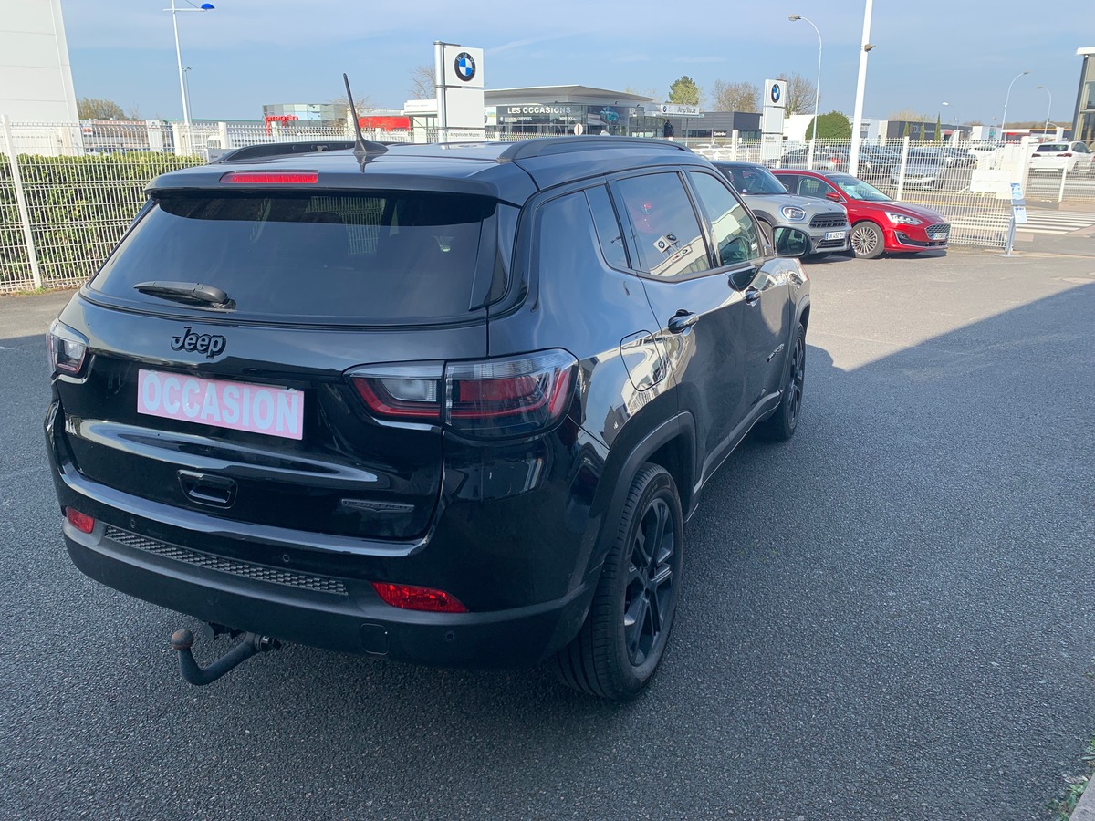 Jeep Compass 130 | (2) 1.6 MJET | Night Eagle | Attelage | GPS | Régulateur vitesse | Apple car Play