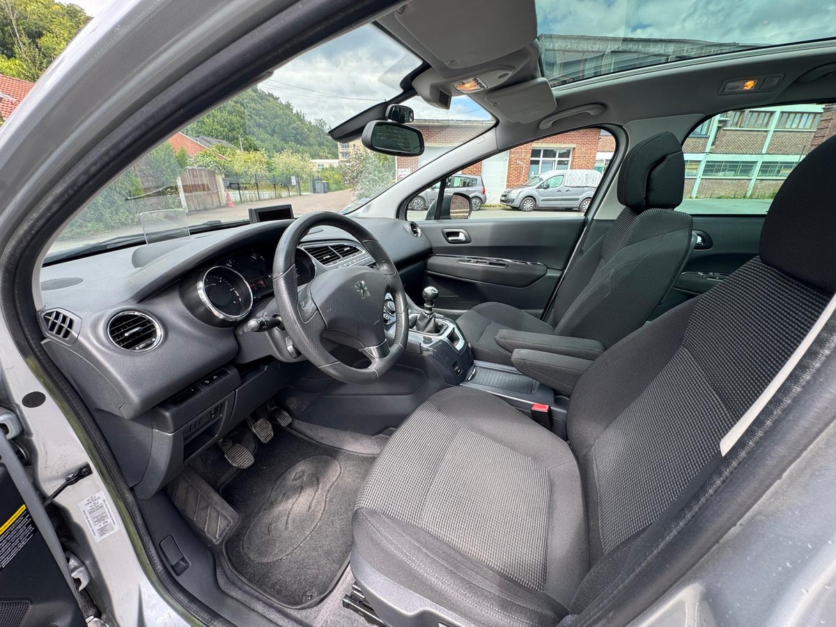 Peugeot 5008 1.6 hdi 110cv 7 places Allure - Garantie