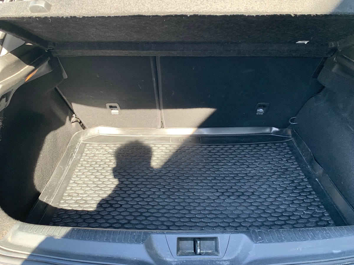 RENAULT Megane IV 110 ch | Business | Régulateur de vitesse | GPS | Boite automatique | Roue secours