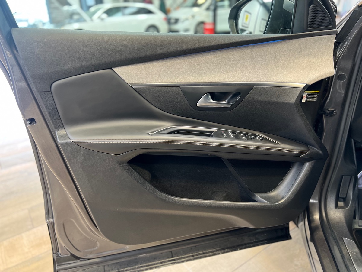Peugeot 3008 II GT 2.0 BlueHDi 180 ch EAT8 S&S /ATTELAGE/TOIT PANO/