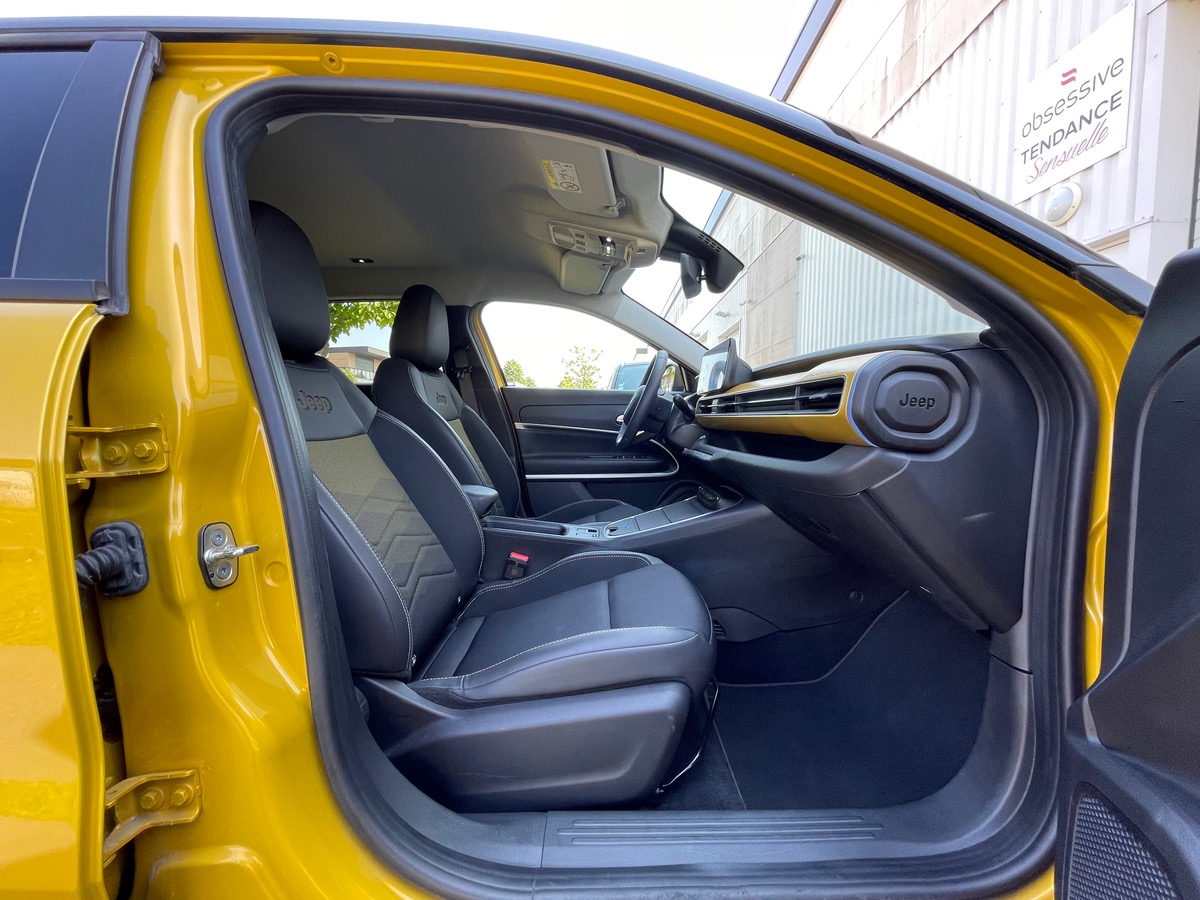 Jeep Avenger First Edition 155 4X2