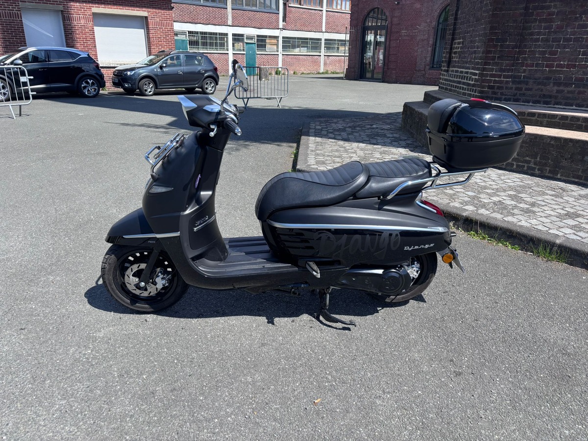 Peugeot DJANGO 125cc - 2022 - TOP CASE - Selle rabaissée