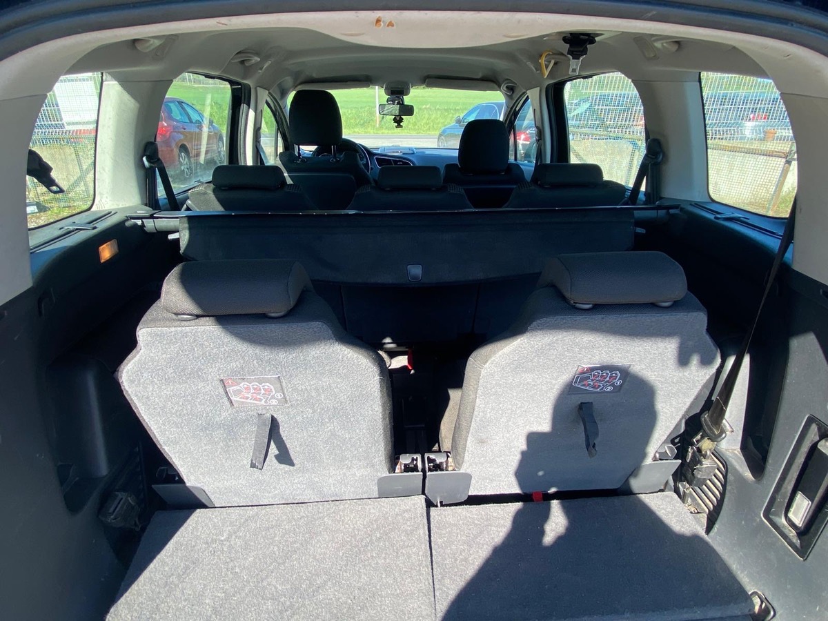 Peugeot 5008 1.6 hdi 112cv 7 places