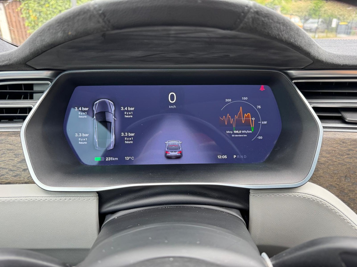Tesla Model S 85 367CV 7 places - Recharge gratuite à vie