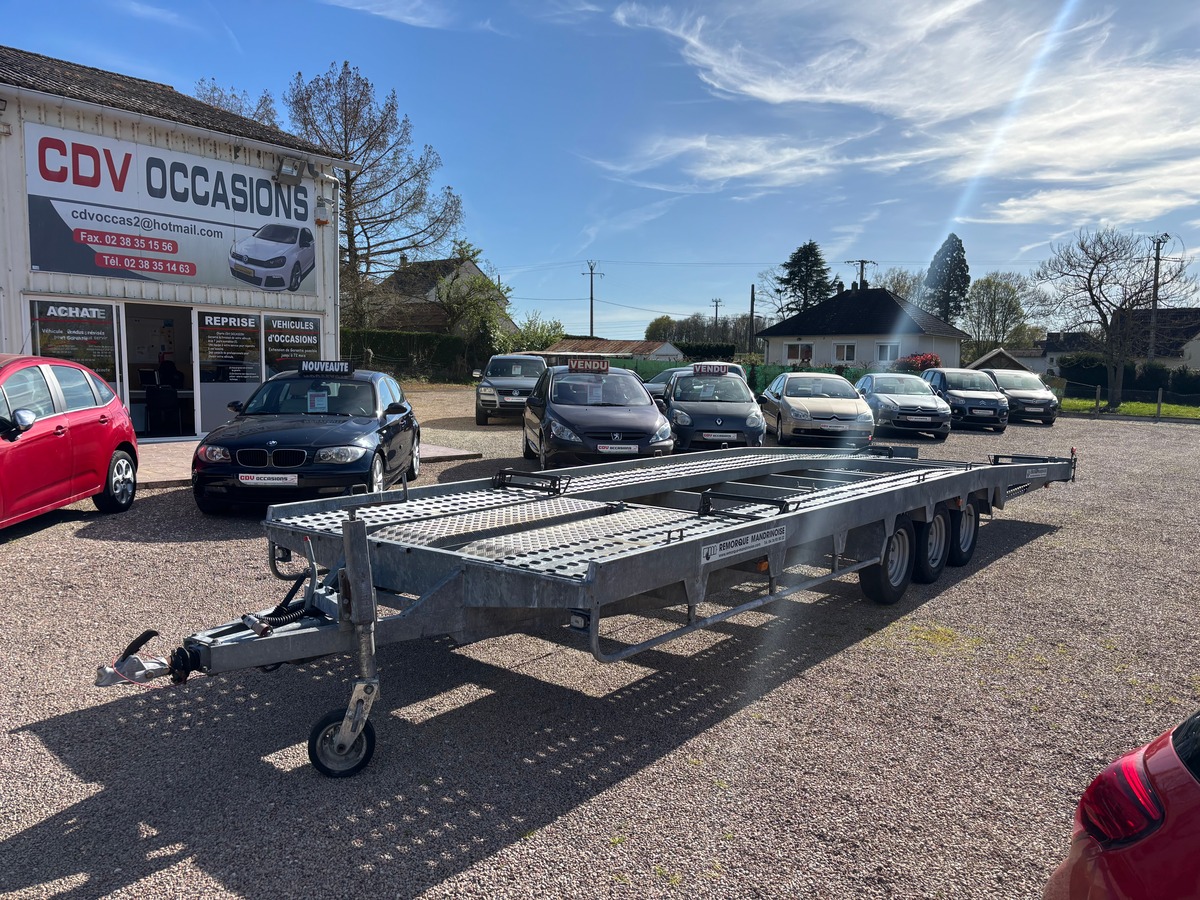 R.S.A Remorque REMORQUE PORTE VOITURE LA MANDRINOISE TRIPLE ESSIEUX