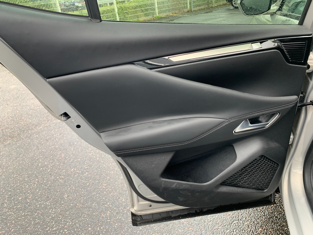 Citroën DS4 225 | Rivoli | Caméra 360° | Apple car Play | Régulateur de vitesse adaptatif | Attelage