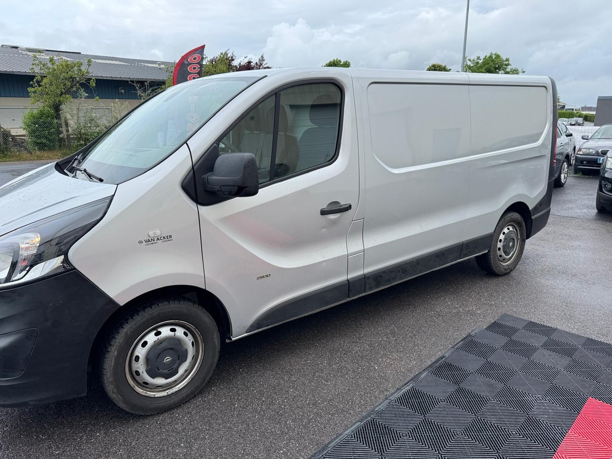 Opel Vivaro 1.6 CDTI 116 L2 H1 Attelage