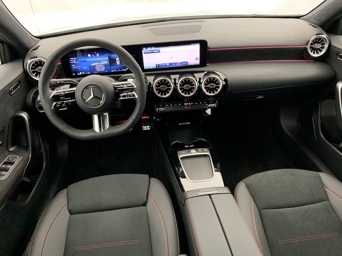 Mercedes-Benz Classe A 150 ch | 200 d 8G-DCT AMG Line | Éclairage d'ambiance | PLUSIEURS COLORIS