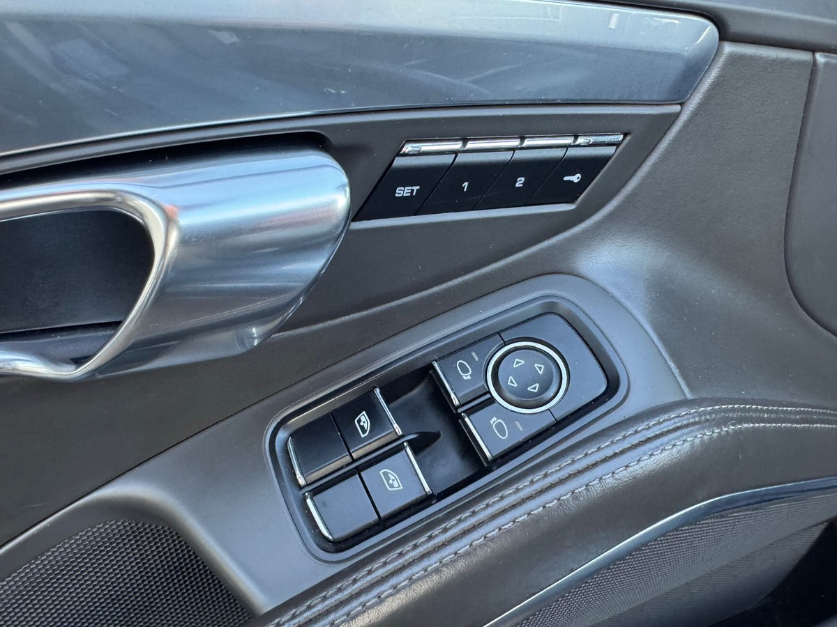 Porsche 718 2.0 PDK 300ch Boxster