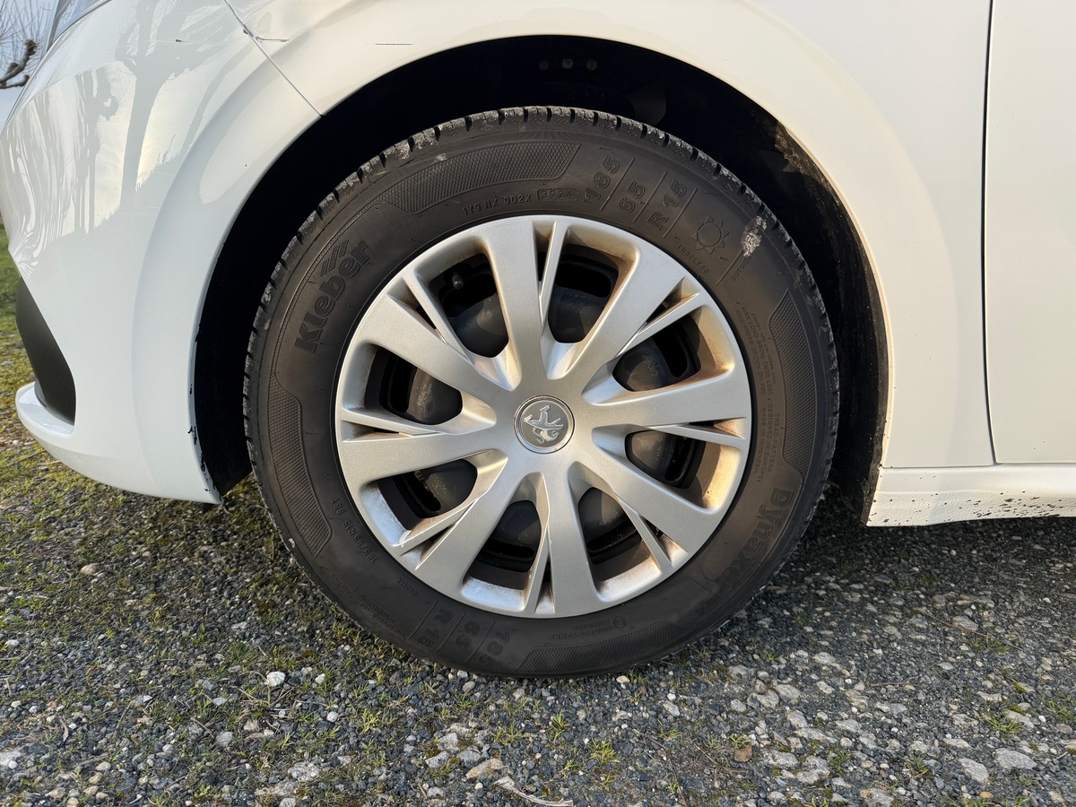 Peugeot 208 AFFAIRE 1.6 BLUEHDI 100 PACK CLIM NAV - TVA RÉCUPÉRABLE