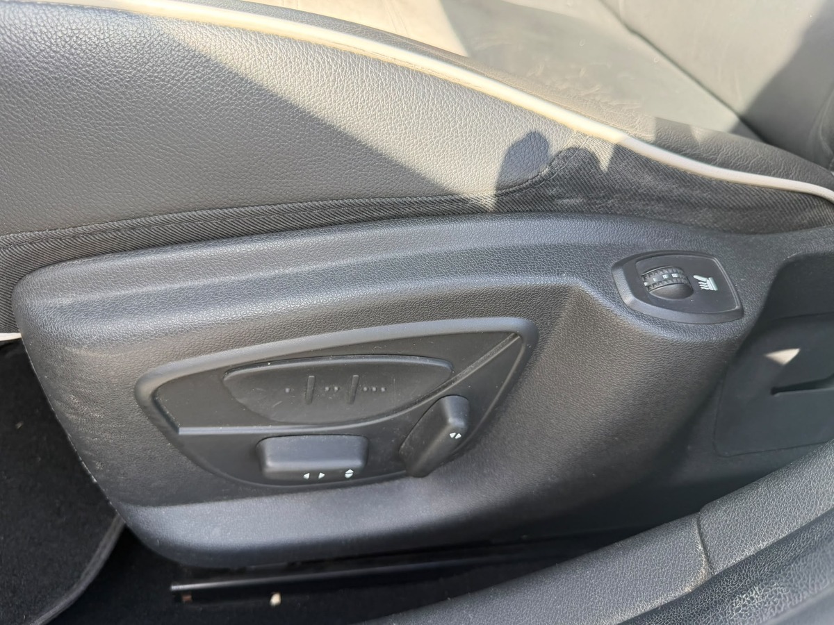 RENAULT Megane III Estate 1.5 dCi BOSE Edition-Crochet d'attelage - Distribution neuve- Garantie