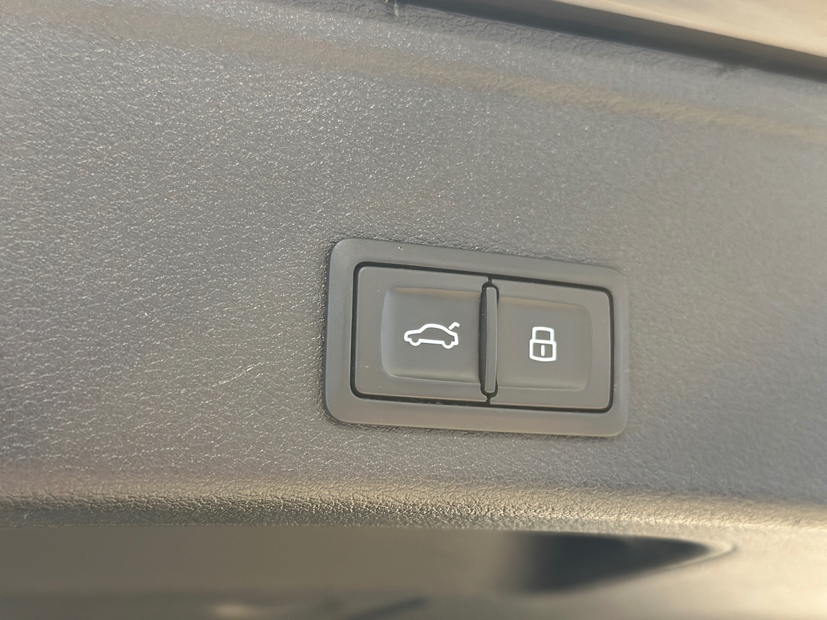 Audi A4 Allroad 2.0 TDI 190 cv Quattro S-Tronic / Attelage / Toit Pano / CarPlay