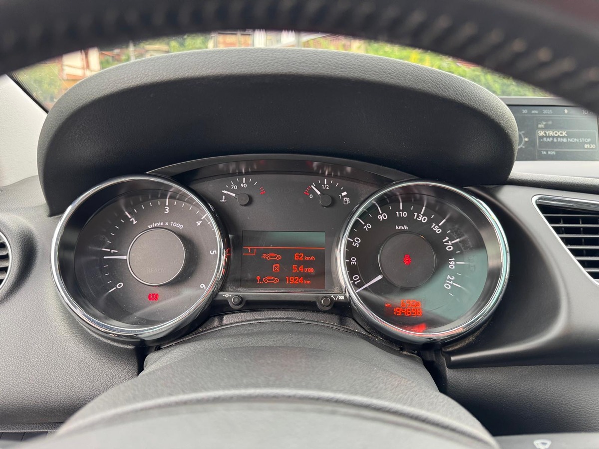 Peugeot 3008 phase 2 1.6 hdi 115cv Allure - Garantie