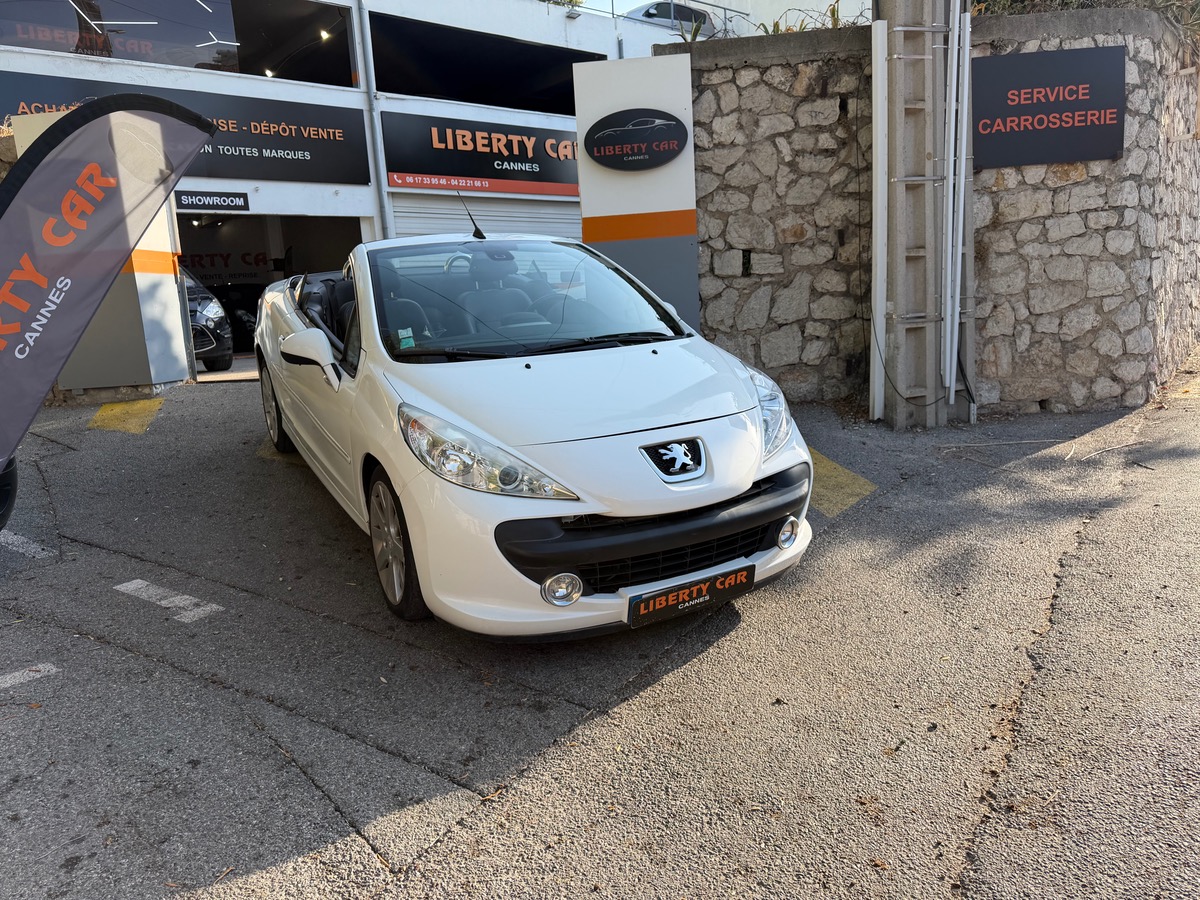 Peugeot 207 CC 1.6 120 CV / 1er Main /KM Réel / Boîte auto / GPS / Intérieur Cuir/ Féline
