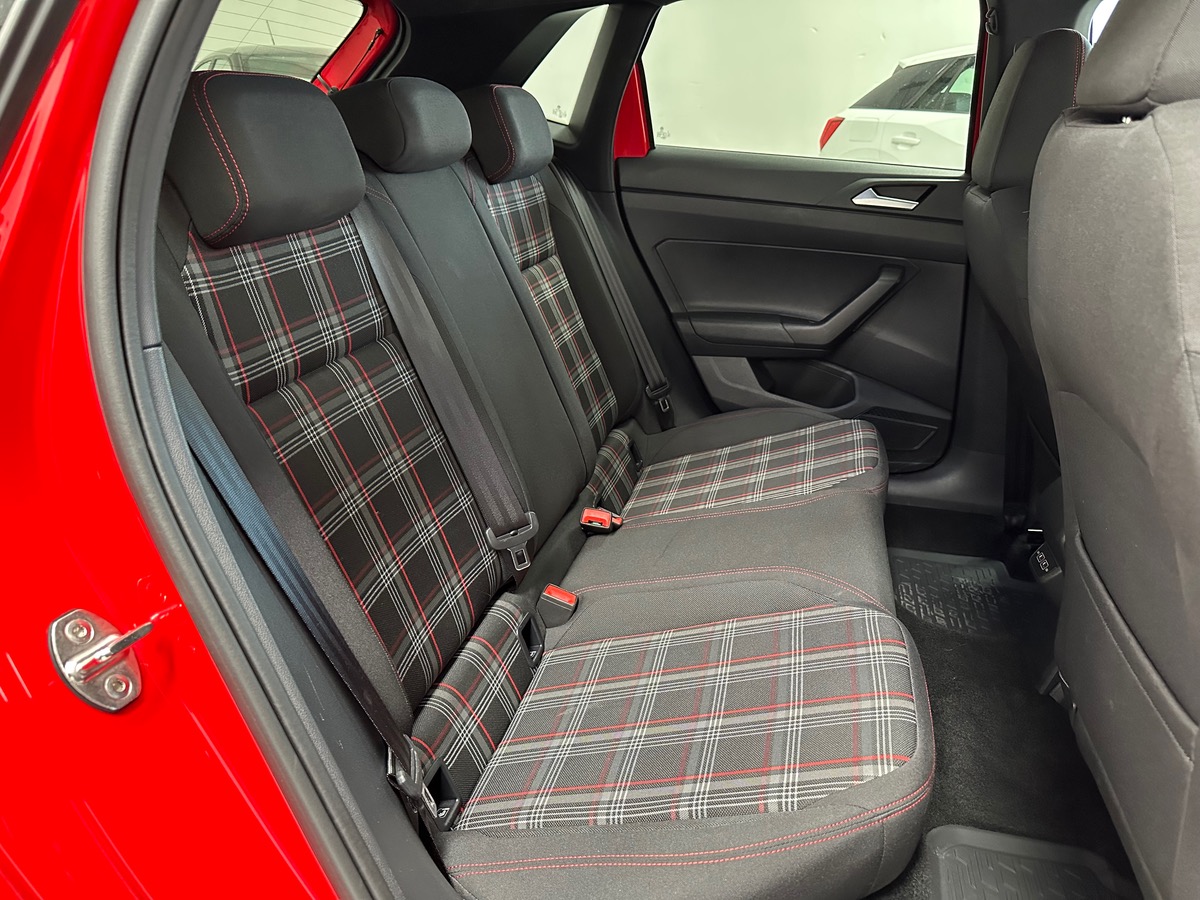 Volkswagen Polo VI GTI 2.0 TSI 200cv DSG6