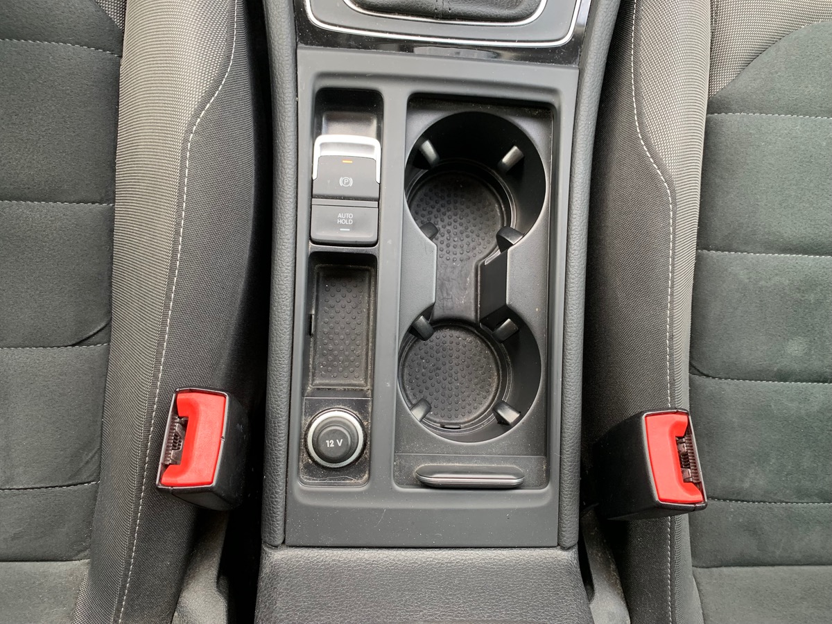 Volkswagen Golf VII 1.5 TSI 150 | Carat | Pack sport R-Line extérieur | Feux xénon | Caméra de Recul