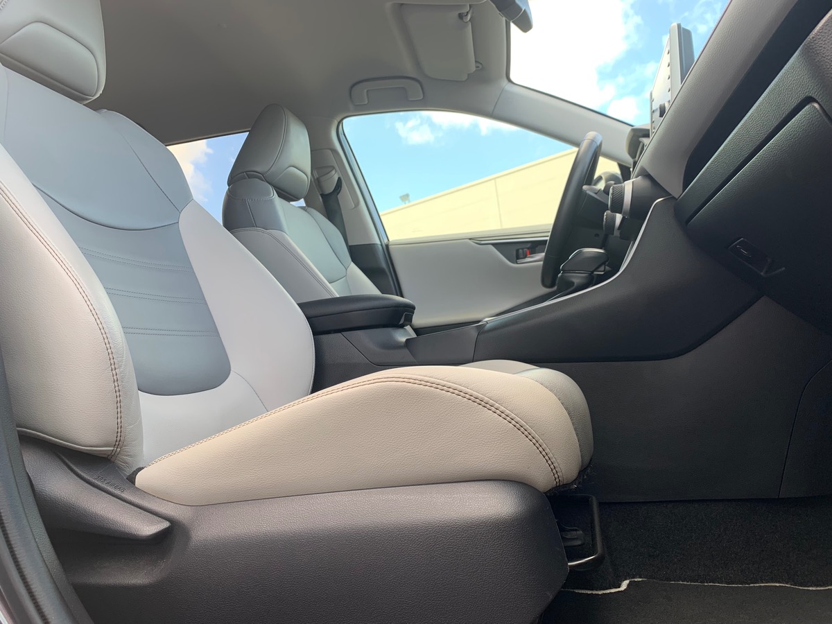 Toyota RAV4 222 ch | AWD | Lounge | Caméra vue 360° | Cuir | Régulateur de vitesse adaptatif