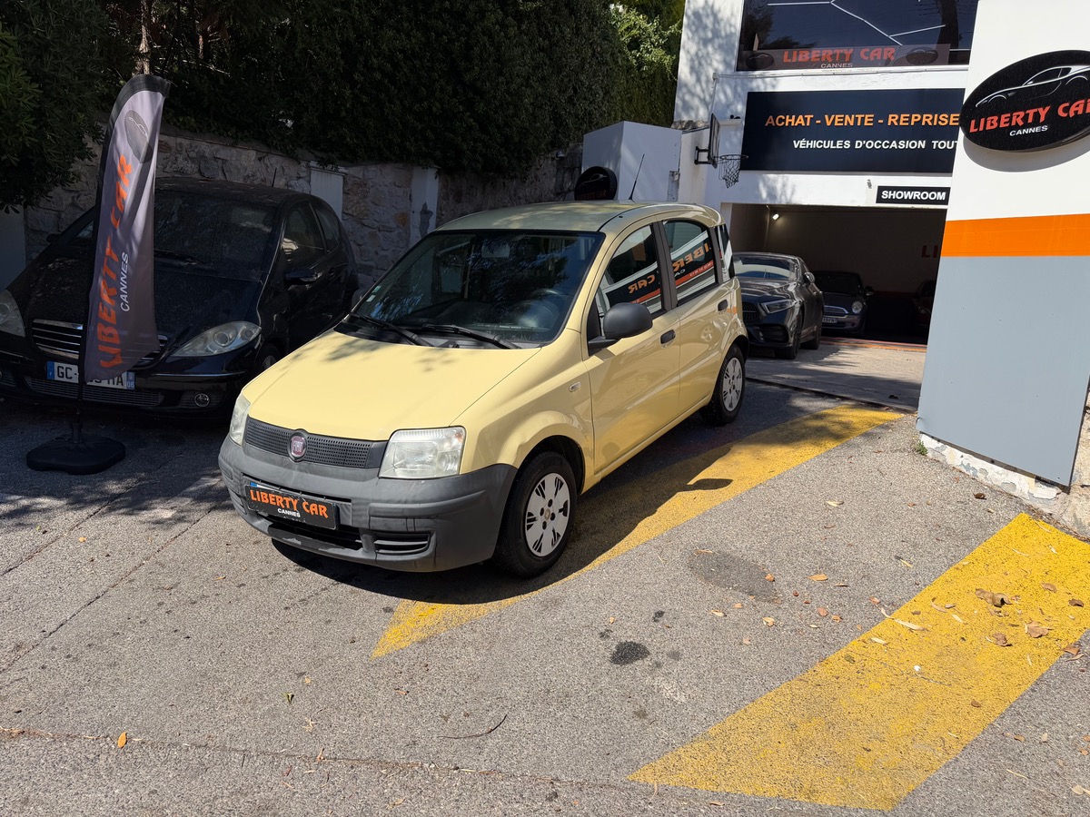 Fiat Panda 1.2 69 CV / 1 er Main / Km Réel / 5 Portes