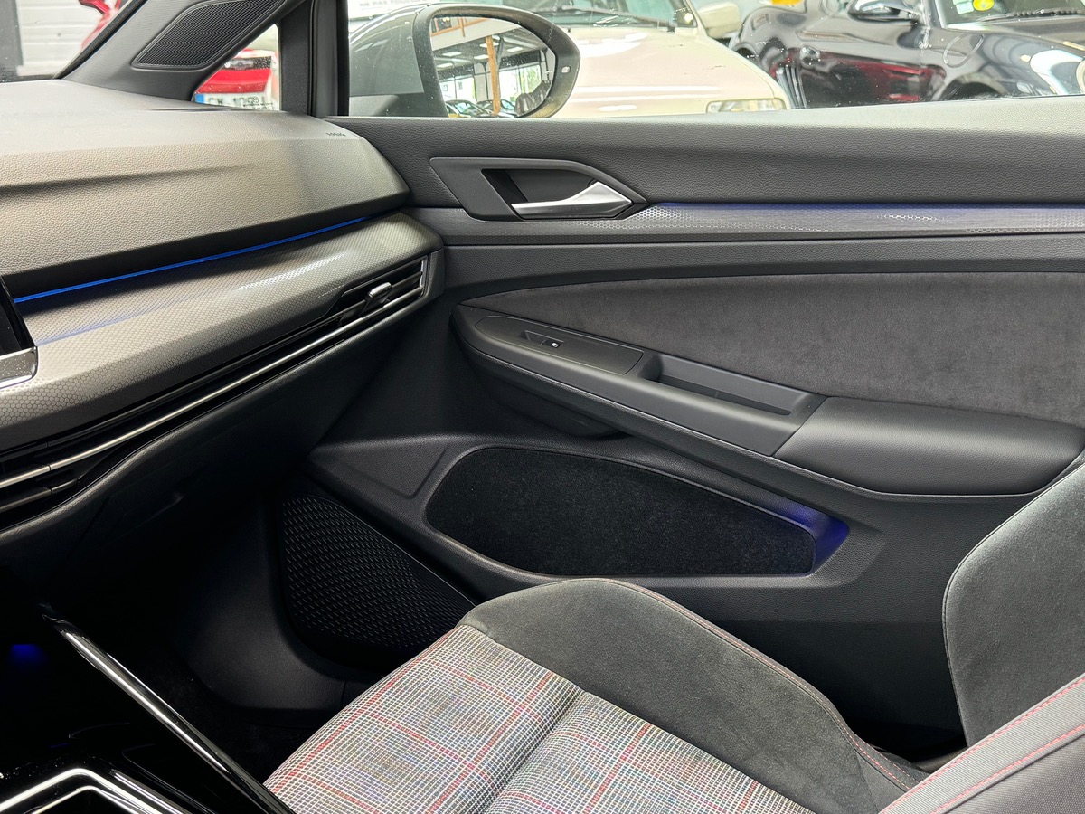 Volkswagen Golf VIII GTI 2.0L TSi 245CV DSG7 - GARANTIE VW - TO/CARPLAY/SIEGES CHAUFFANTS