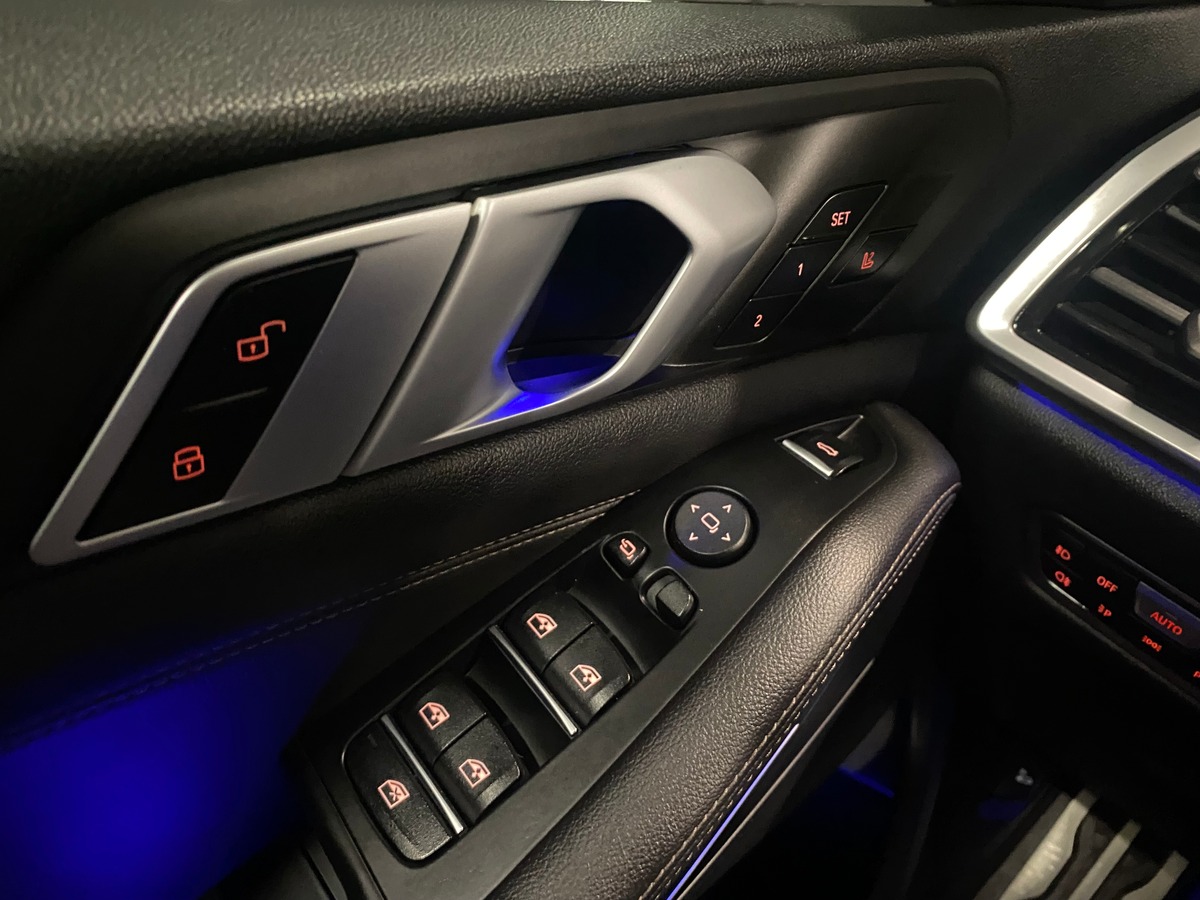 Bmw X5 G05 xDrive30d 265 ch BVA8 M Sport / TOIT OUVRANT / CAMERA 360 / APPLE CARPLAY