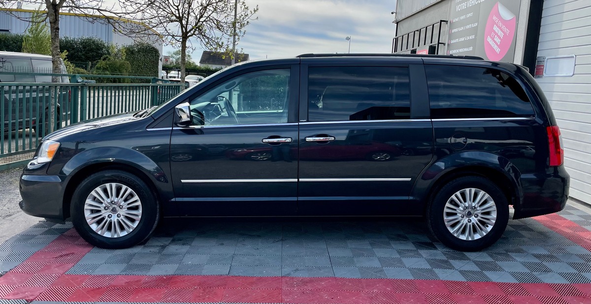 Lancia Voyager 2.8 MultiJet II DPF 178 BVA a