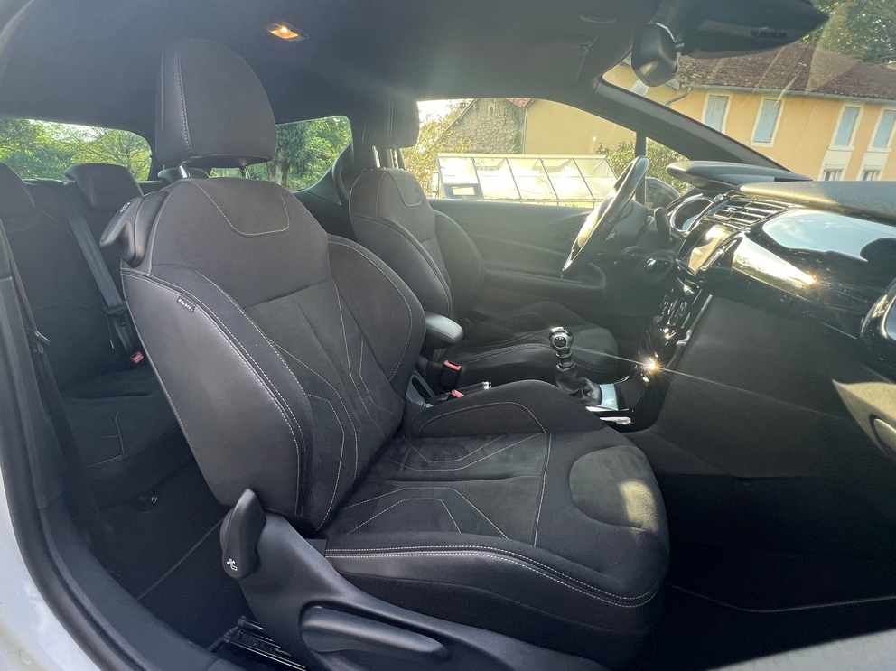 Citroën DS3 1.2 Puretech 130 ch  Finition SPORT - Aucun frais à prévoir - Historique Complet