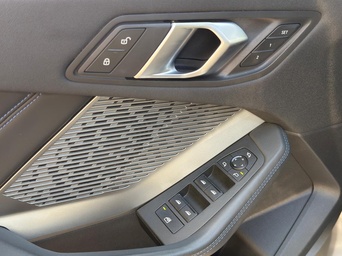 Bmw Série 1 120 iA Msport / Toit panoramique / Attelage / CarPlay / Caméra de recul