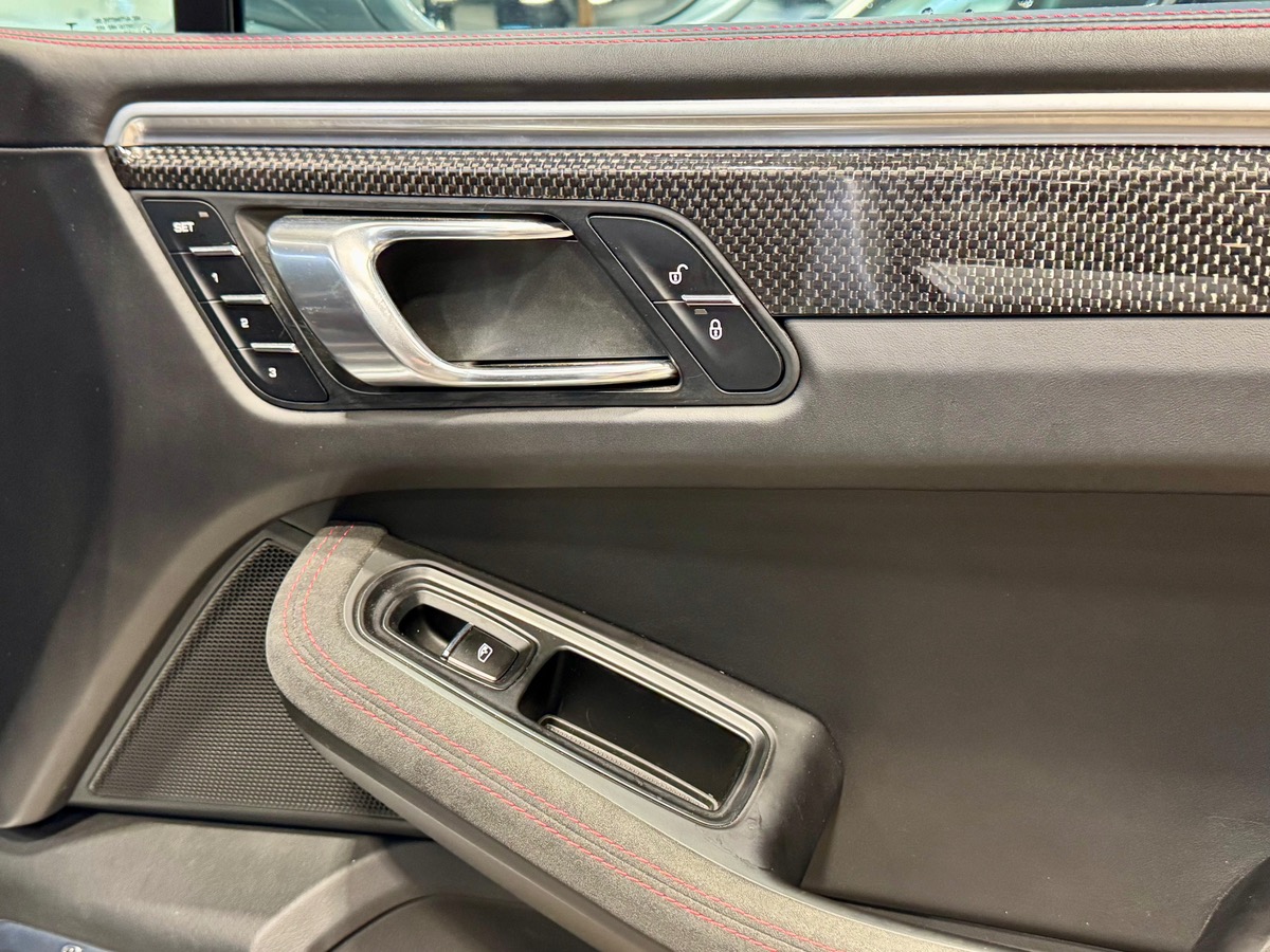 Porsche Macan GTS 3.0 360 PDK7 Options +++ d