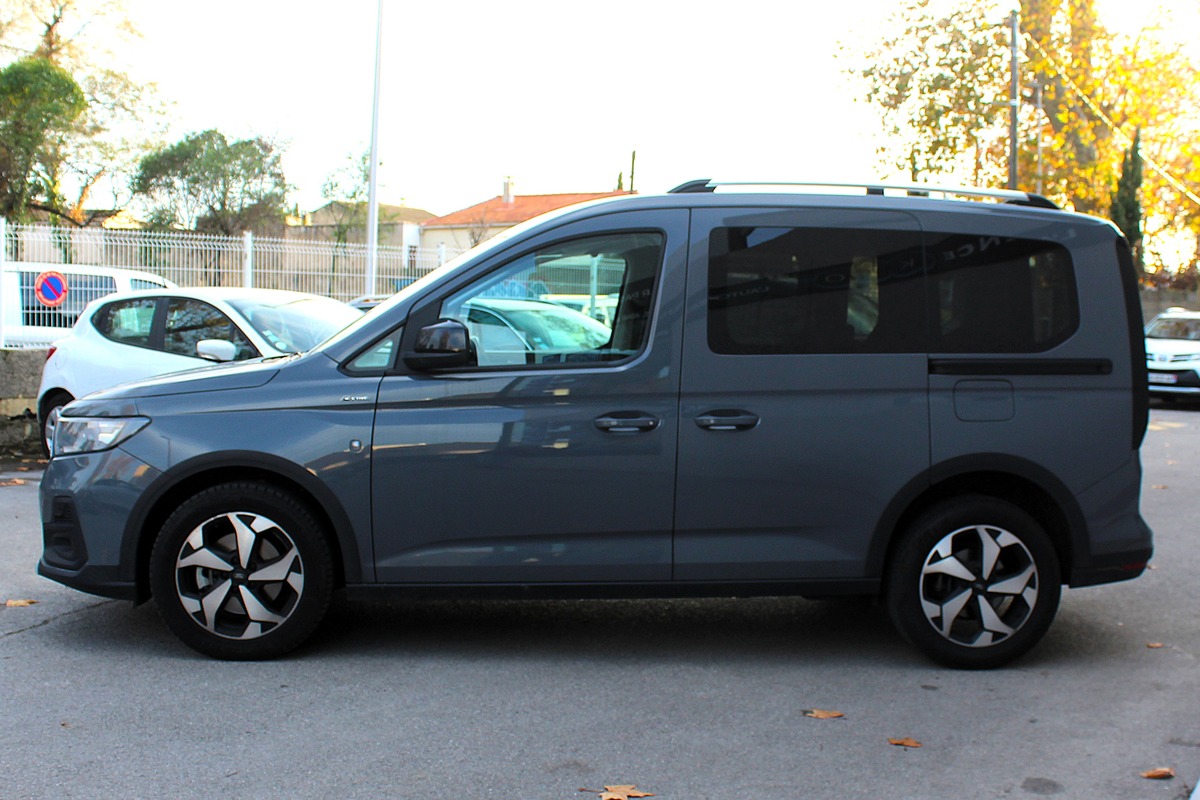 Ford Tourneo CONNECT III 2.0 ECOBLUE 122 ch  ACTIVE DSG 7 - 5 PLACES + CARPLAY