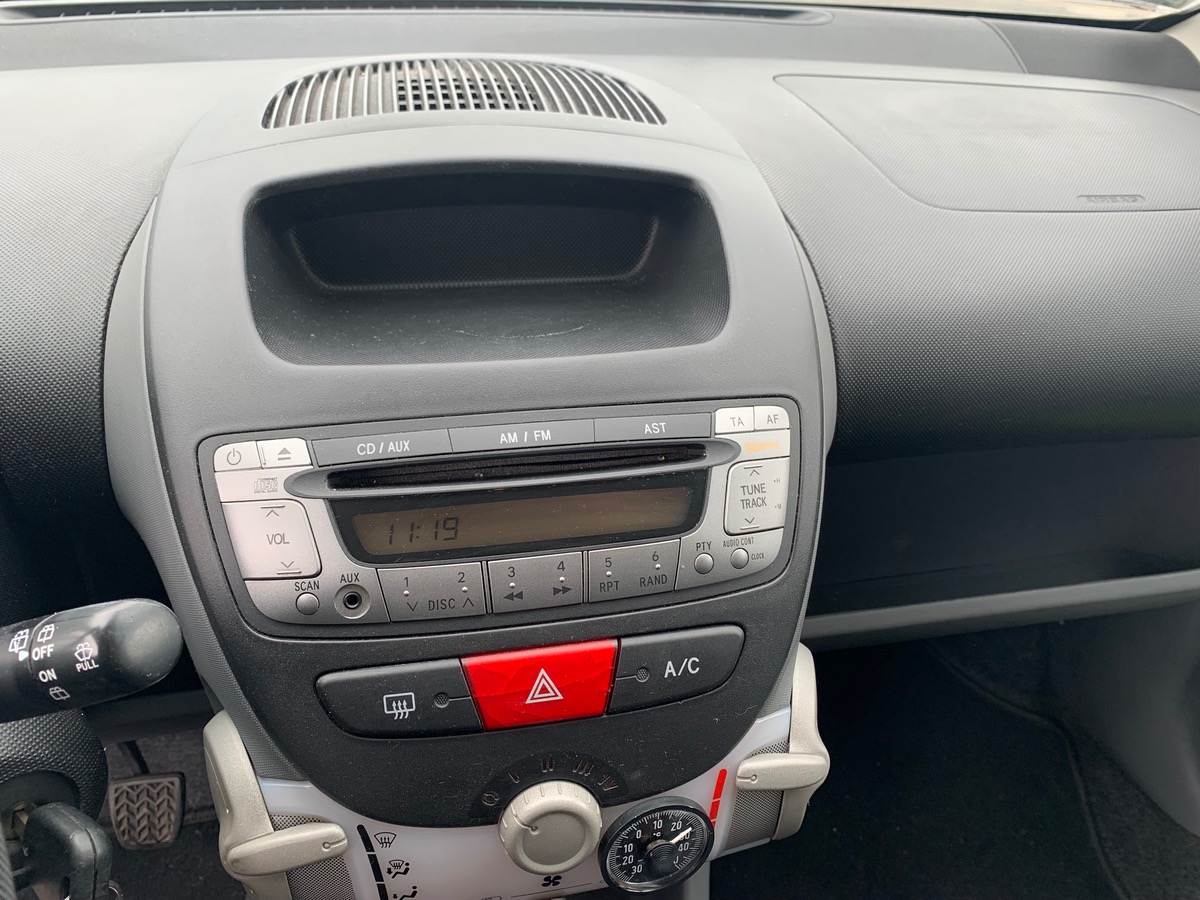 Toyota Aygo SPORT | 68 ch | Climatisation | Jantes alu | ABS | Phares antibrouillard
