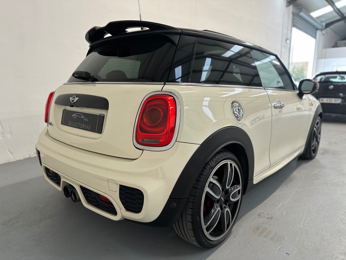 Mini Cooper III (F56) 2.0 231cv JCW BVA6 Harman Kardon / Toit Ouvrant / Echappement Sport