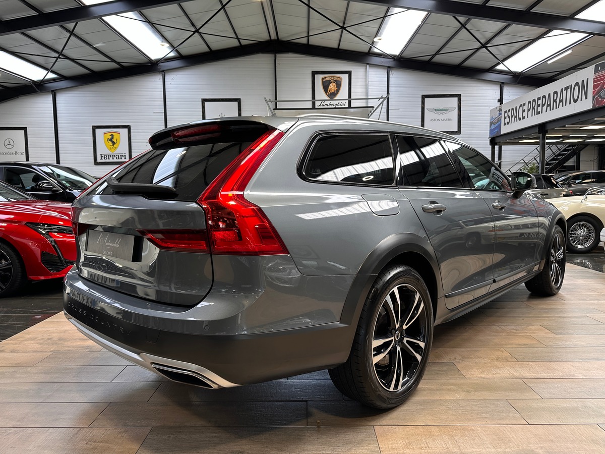 Volvo V90 Cross Country D4 AWD 190 ch Inscription Geartronic  + attelage électrique