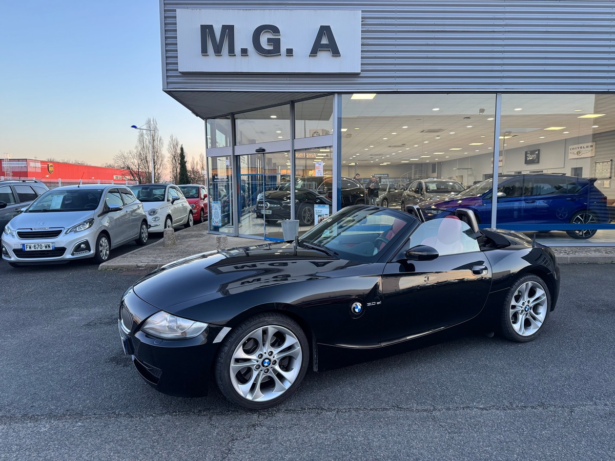 Bmw Z4 3.0si 265 ch | GPS | Volant et pommeau de vitesse M | Jantes 18'' | Climatisation | Cuir