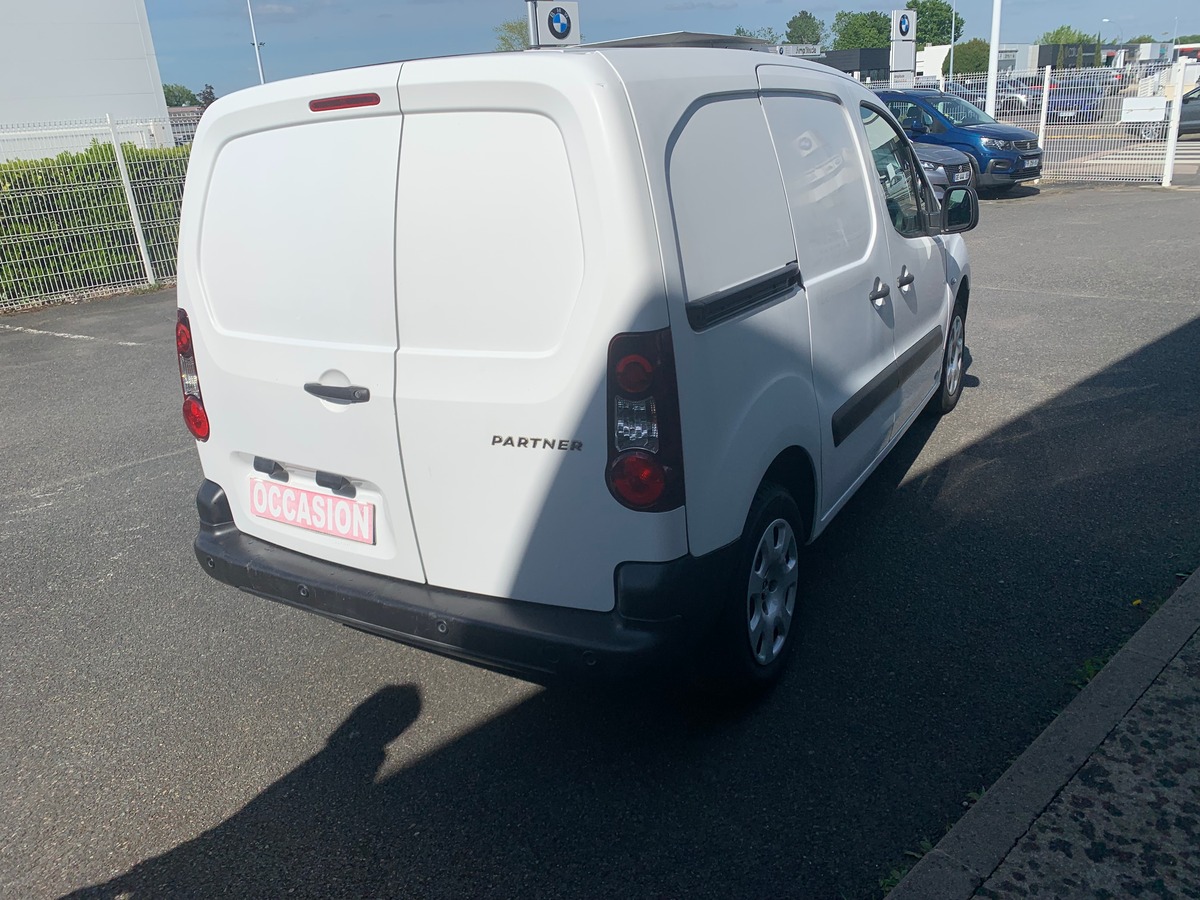 Peugeot Partner 90 chevaux | Régulateur de vitesse | Apple car play | GPS | Climatisation | 3 Places