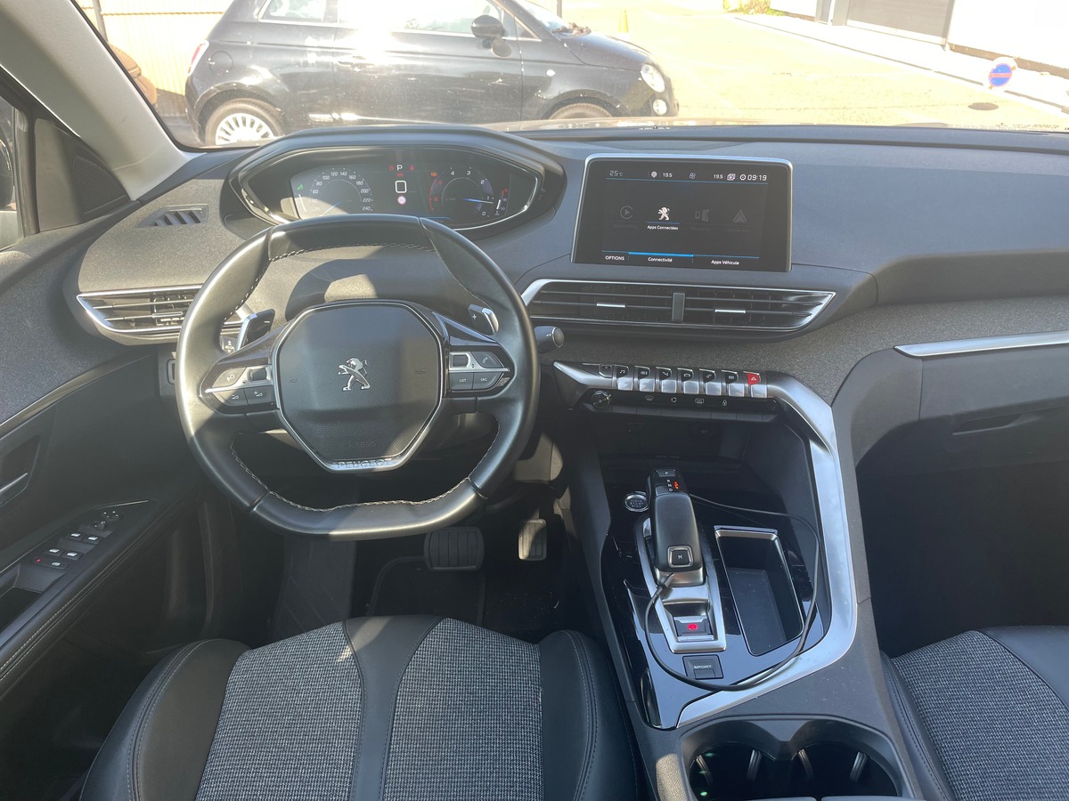 Peugeot 5008 1.5 BlueHDi EAT8 130 cv Boîte auto CARPLAY - 7 PLACES - CLIM AUTO - CAMERA DE RECUL