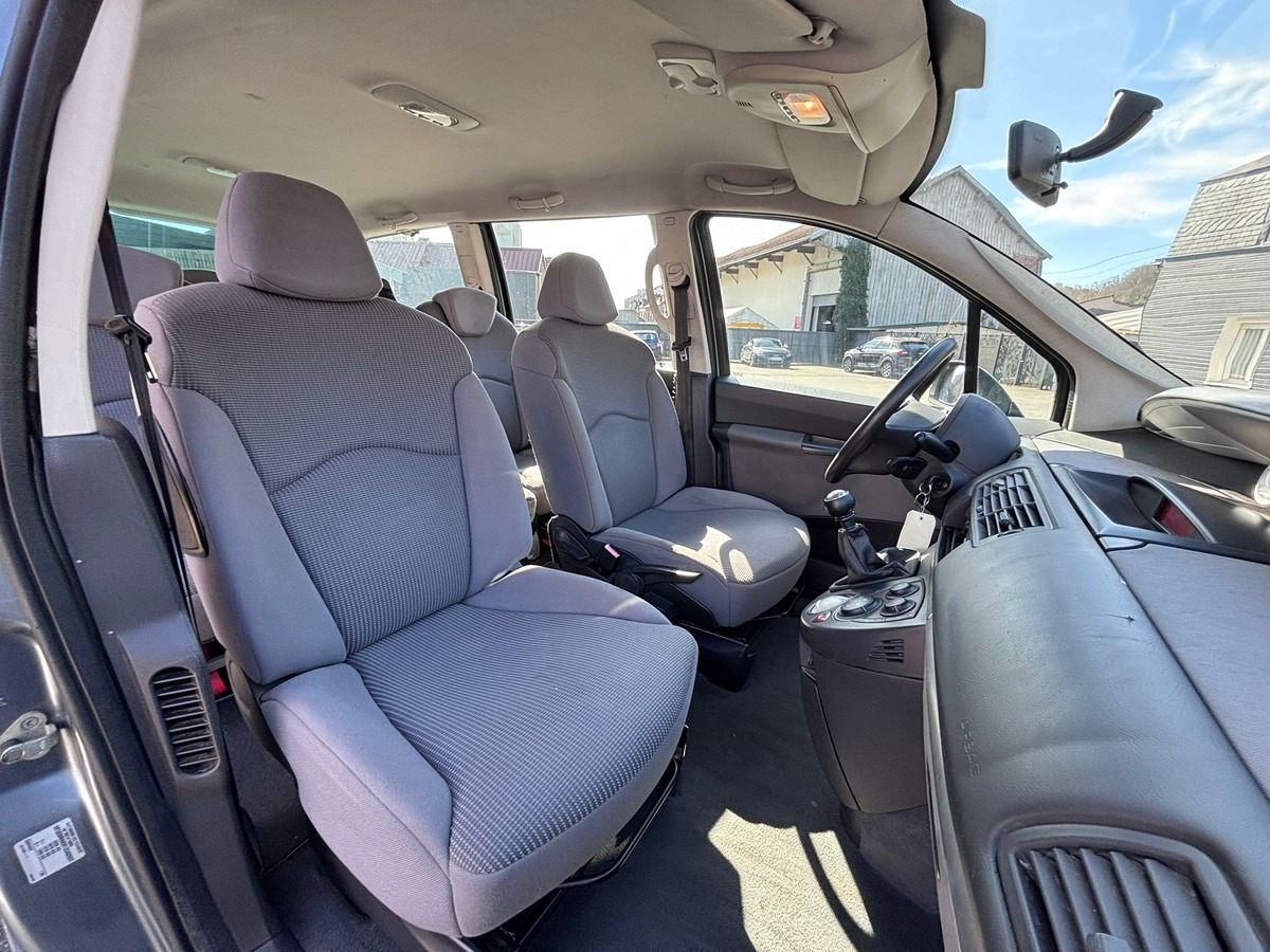 Peugeot 807 8 places 2.0 HDi 120 Confort - Distribution neuve - Attelage - Garantie
