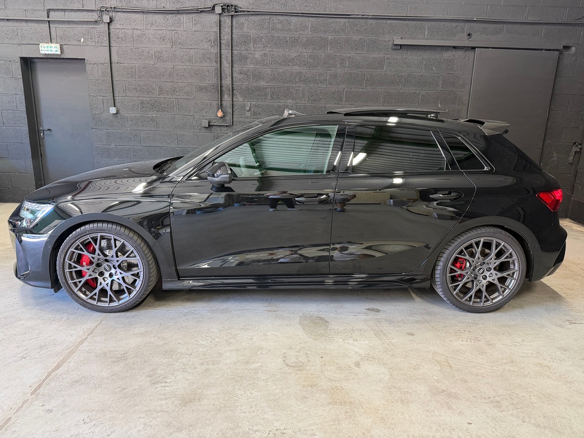 Audi RS3 Sportback 8Y2 Facelift 2.5 TFSI 400ch Quattro BAQUETS CARBONE / TOIT OUVRANT / SONOS 3D