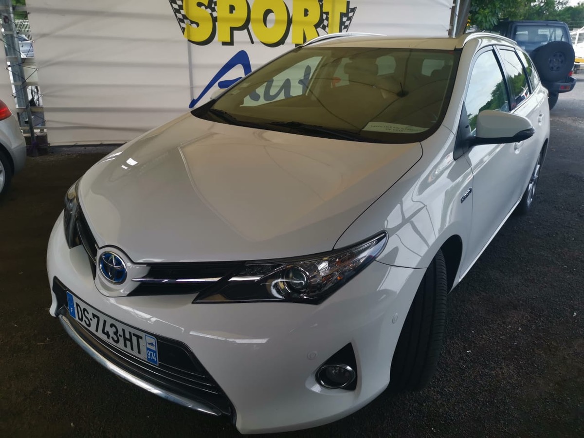 Toyota Auris hsd 99CV