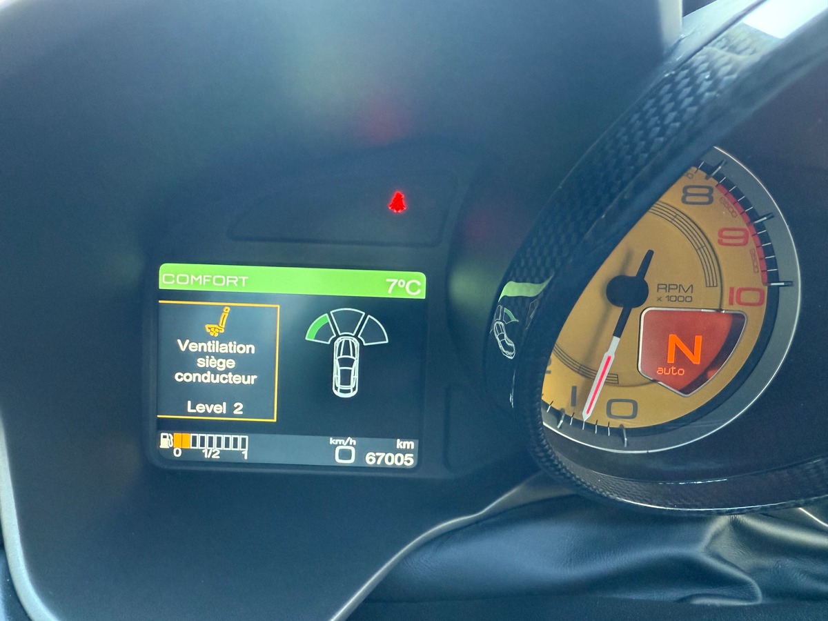 Ferrari Ff V12 / CARNET / 67009 KMS