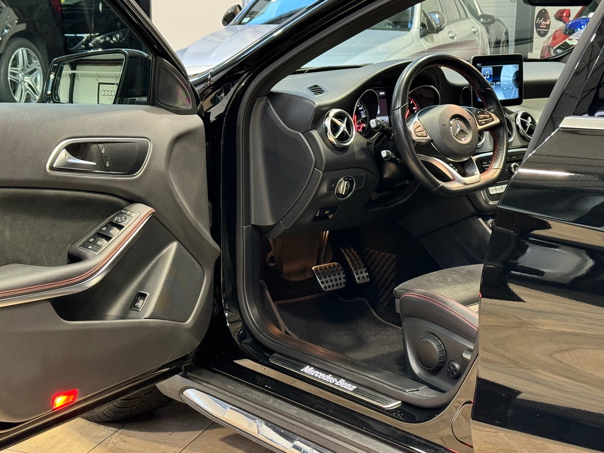 Mercedes-Benz GLA 220D 4MATIC 7G-DCT 170CV FASCINATION AMG APPLE CAR PLAY/ ATTELAGE
