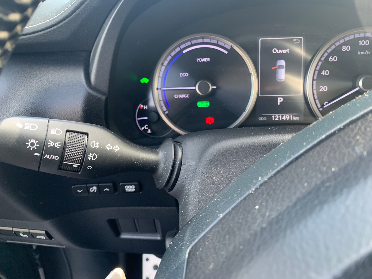 Lexus NX 300h 197 ch | F-SPORT 4WD | Caméra de recul | Siéges électriques | Toit panoramique | GPS