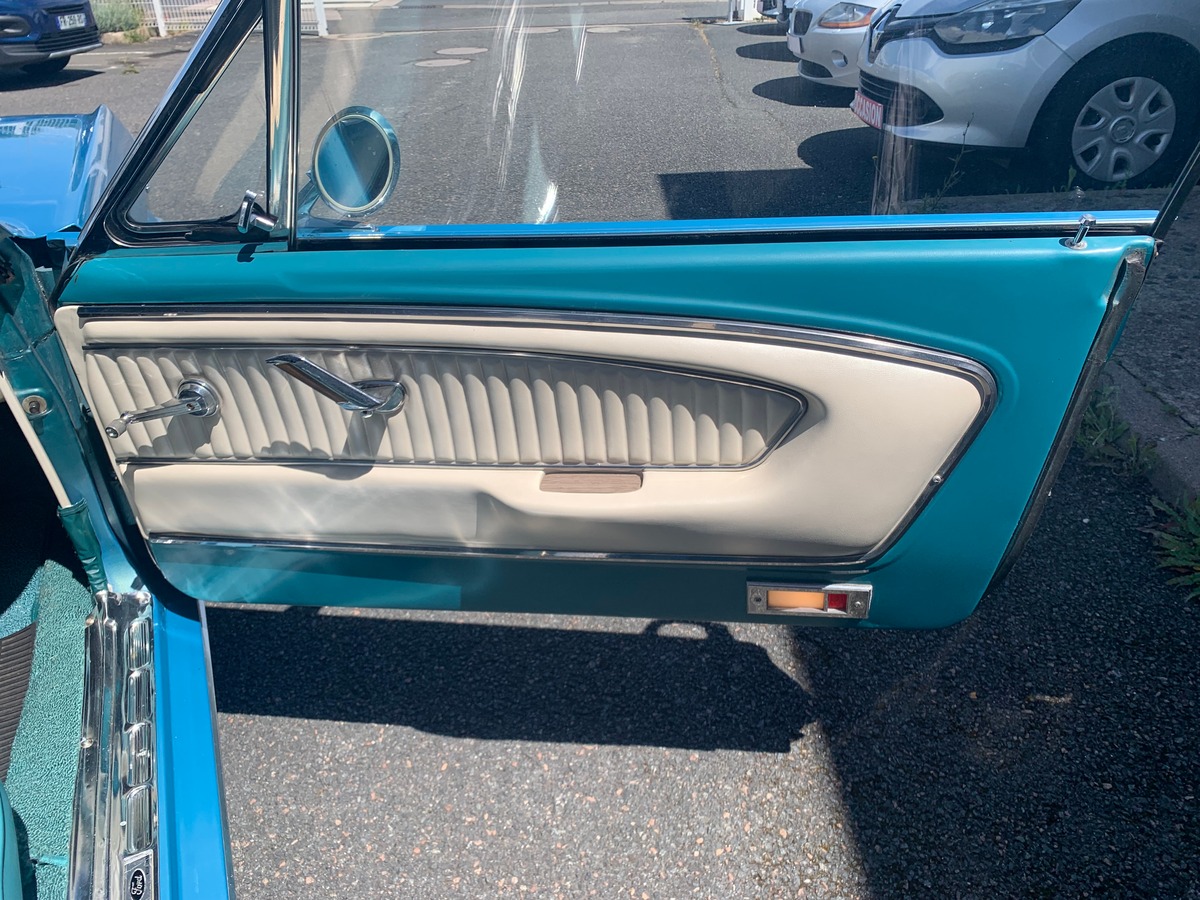 Ford Mustang V8 | Convertible | Cabriolet | Boîte de vitesse manuelle