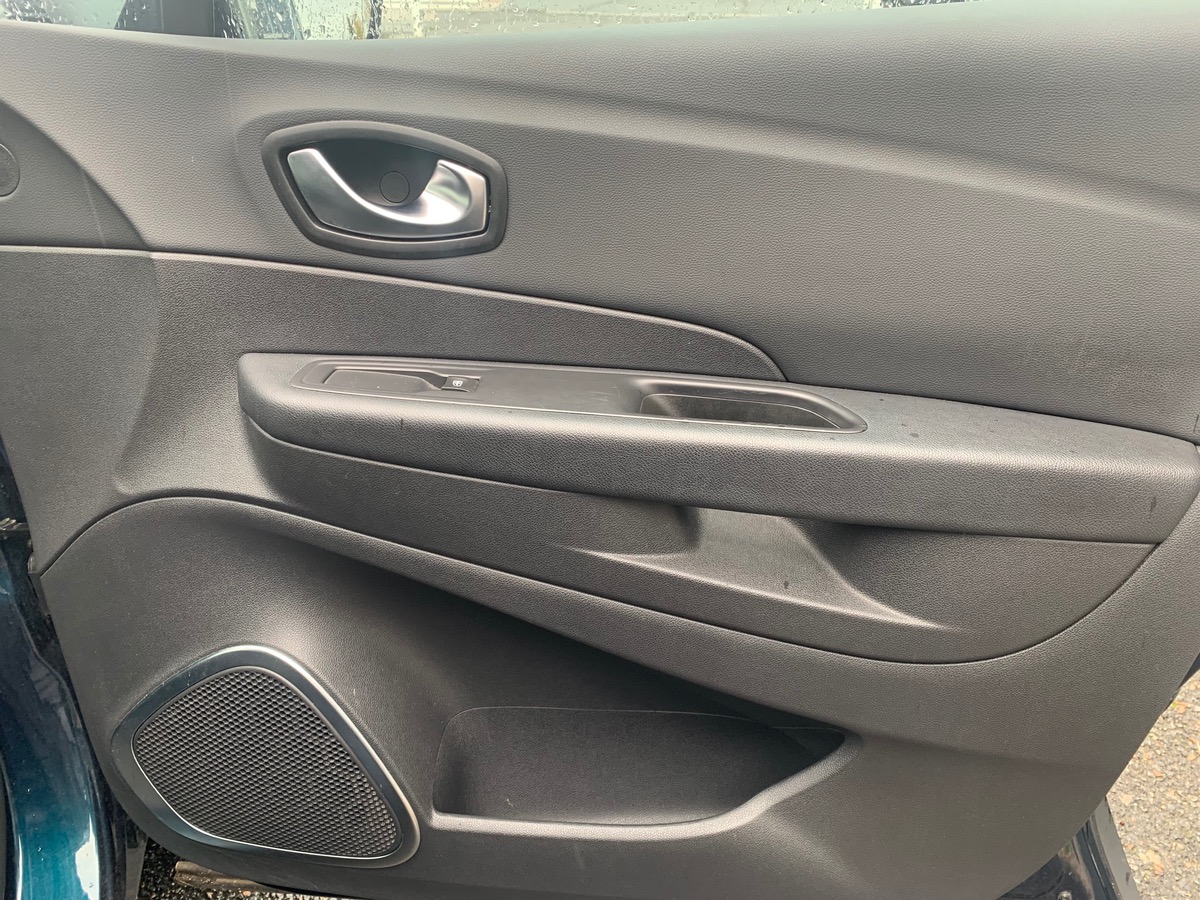 RENAULT Captur 90 ch | Intens | Pack City Plus | Roue secours galette | GPS | Système accès sans clé