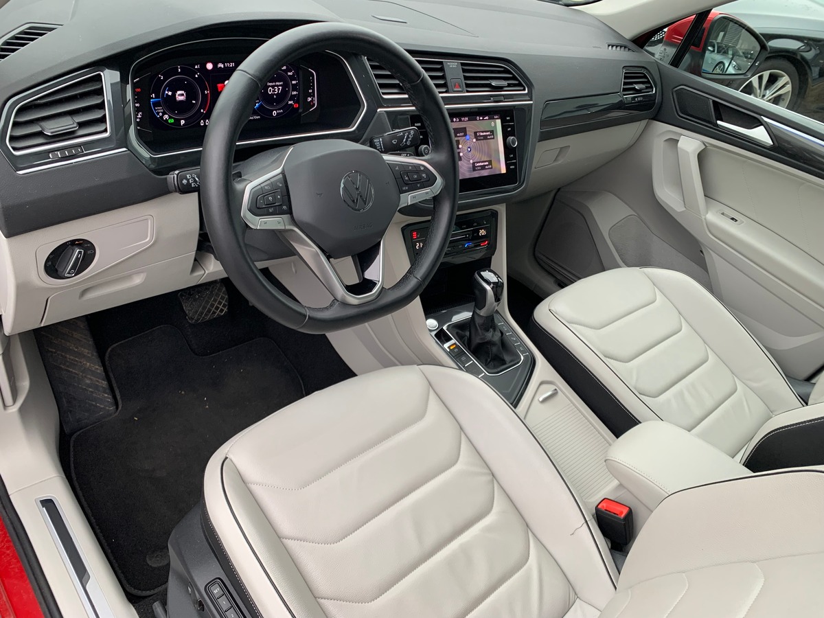 Volkswagen Tiguan 150 | ELEGANCE EXCLUSIVE | Toit ouvrant panoramique | Cuir | Caméra avant arriére