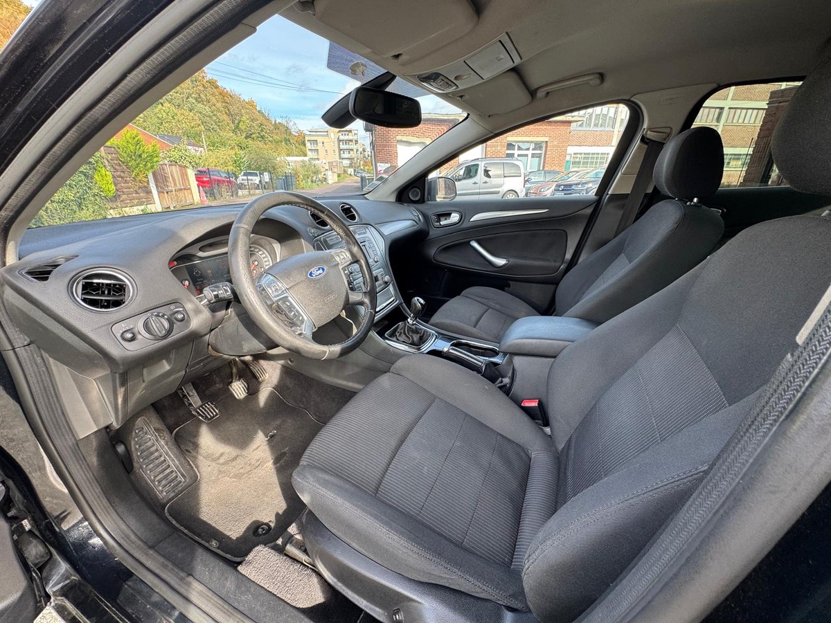 Ford Mondeo 2.0 140 TDCi Titanium-DISTRIBUTION NEUVE-GARANTIE
