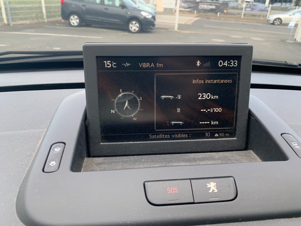 Peugeot 3008 115 ch | GPS | Bluetooth | Régulateur de vitesse | Sièges rang 2 rabattables à plat