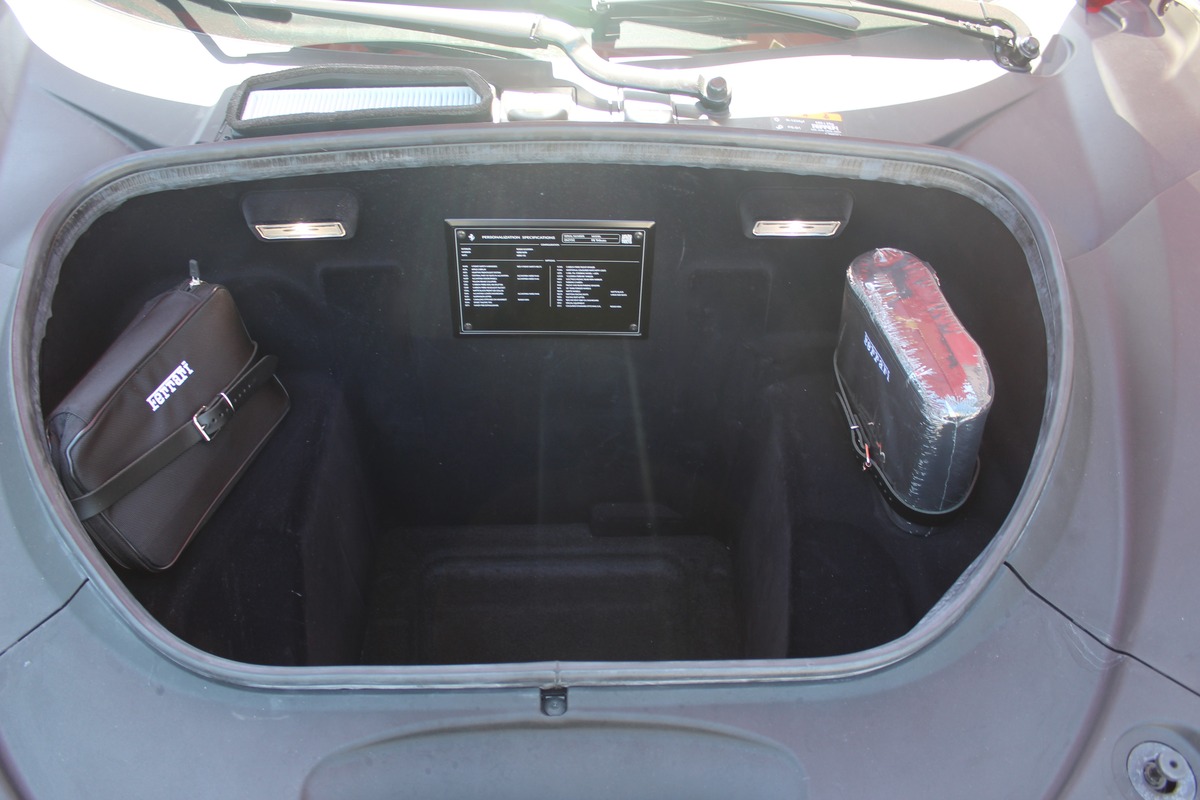 Ferrari F8 Tributo COUPE 3.9 DCT V8 BiTurbo 720 ch 1ère MAIN  ROSSO SCUDERIA - ORIGINE FRANCE