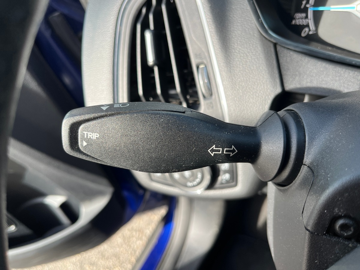 Ford BMAX 1.0 125ch TITANIUM, CAMERA, GPS, SIEGES CHAUFFANT, RADAR AVANT/ARRIERE