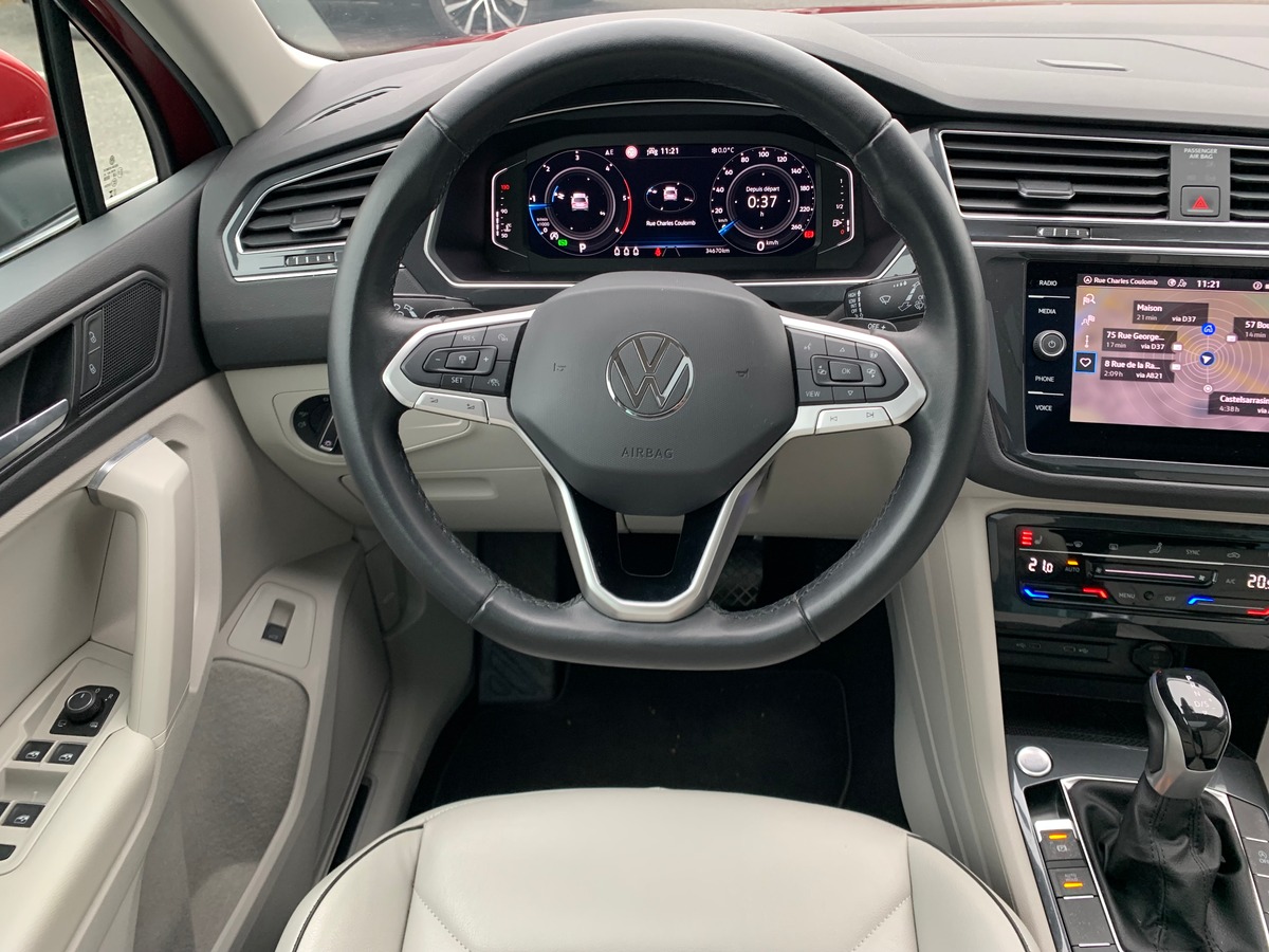 Volkswagen Tiguan 150 | ELEGANCE EXCLUSIVE | Toit ouvrant panoramique | Cuir | Caméra avant arriére