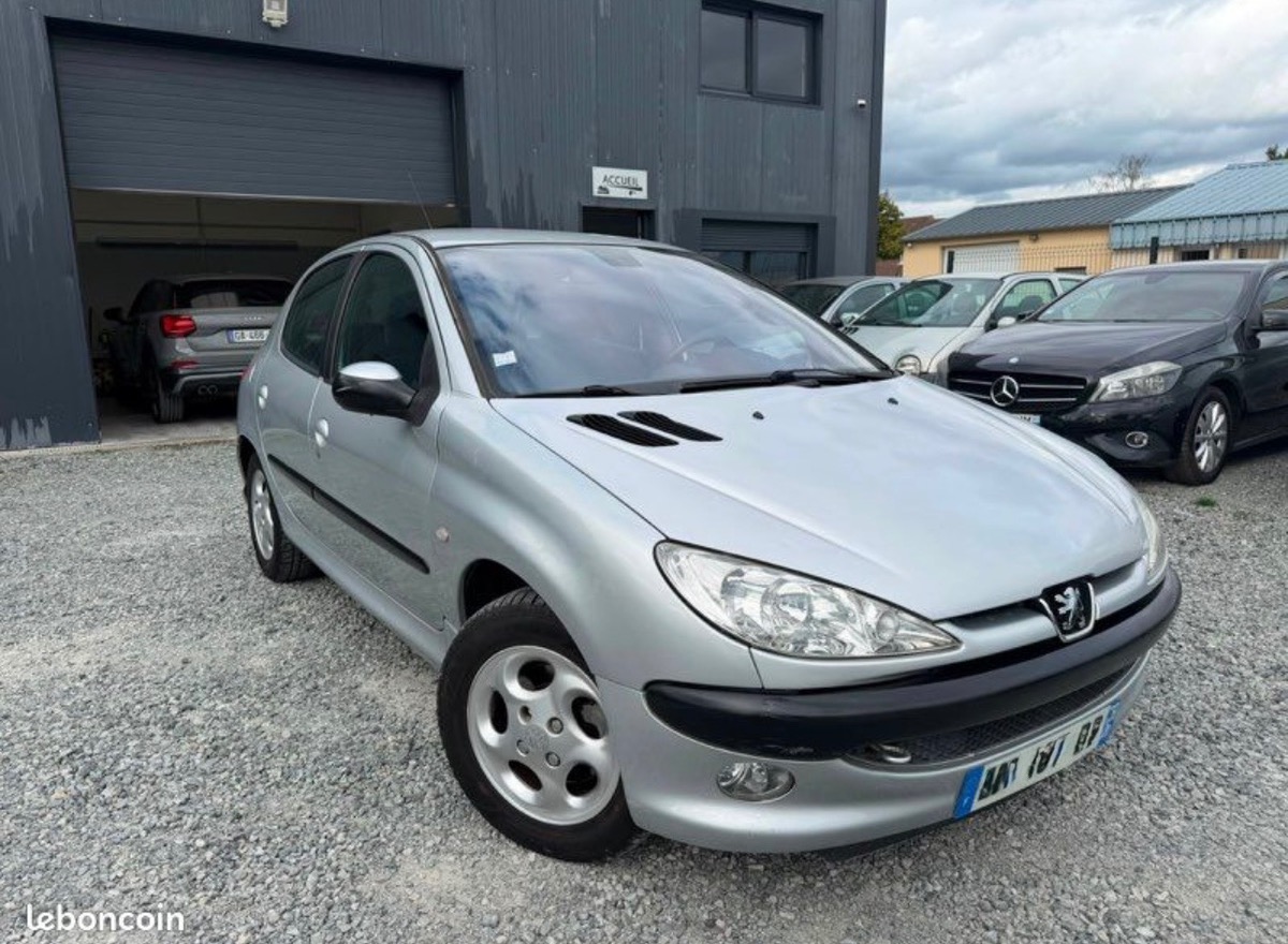 Peugeot 206 2.0 HDI90 CV X-LINE CLIM DISTRIBUTION NEUVE